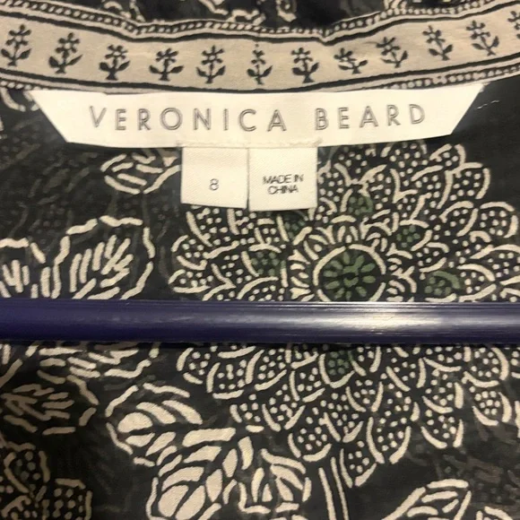 VERONICA BEARD
Nadila Black Print Long Sleeve Dress
$695 - Picture 7 of 7